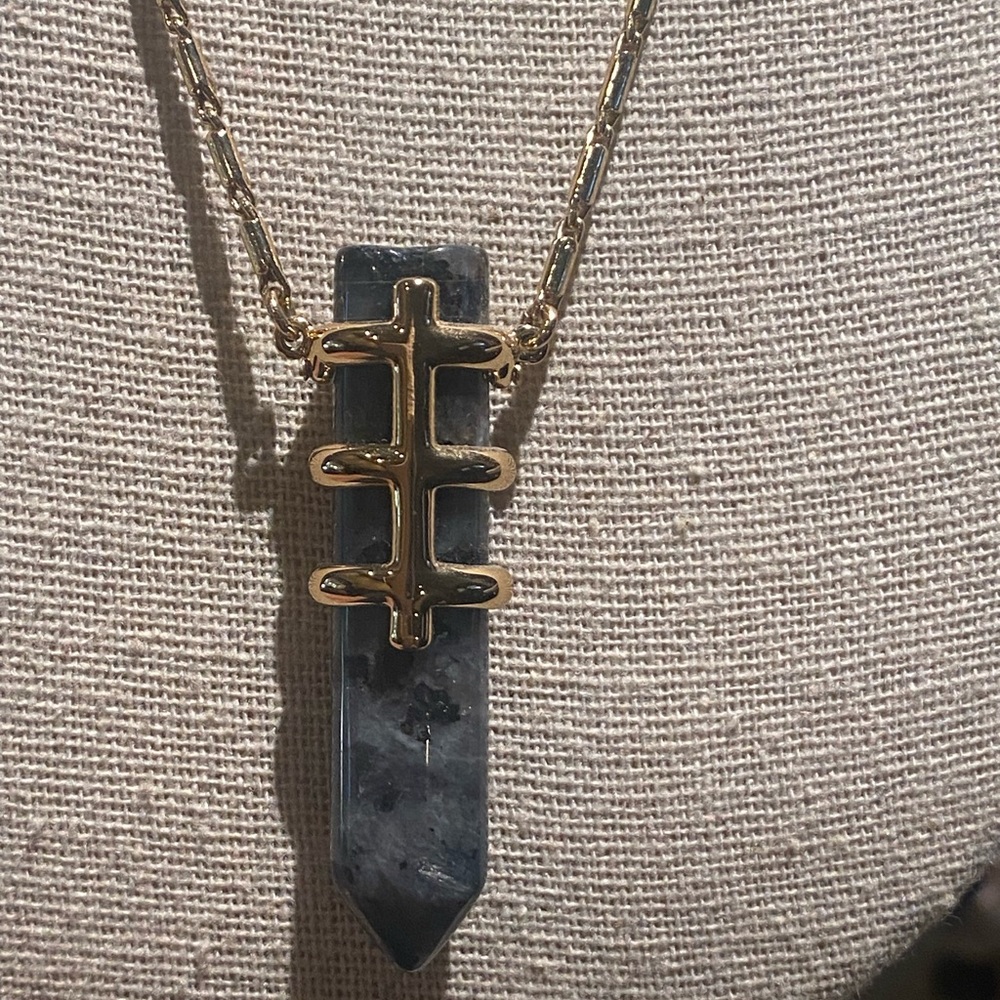 Stella & Dot gold legend pendant necklace